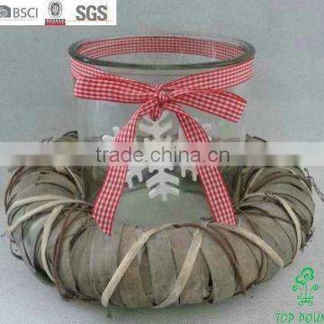 Natural hurrican candle holder with grey wicker ring and glass and snowflake