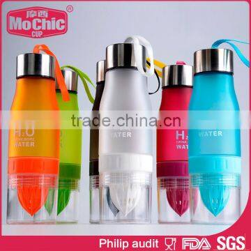 Mochic Custom Tritan Lemon Drinking Water Bottle for Travel / Fashion BPA Free Plastic Sport Drink Bottle With Stainless Steel photo-3