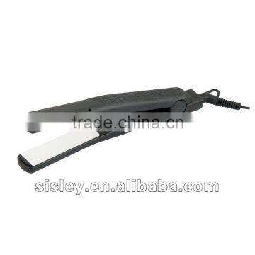 Digital hair straightener with ceramic plate