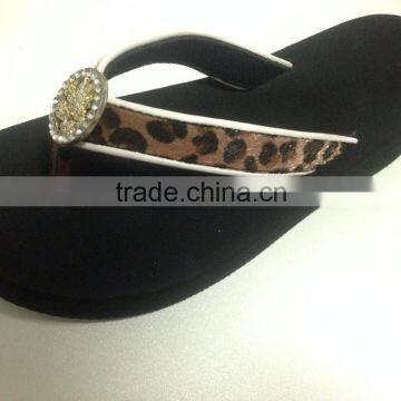 very popular leopard pu upper with charming trim for new beach wedge sandals