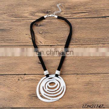 Fashion New Design Suede Layered Circle Pendant Wron Siver and Gold Necklaces