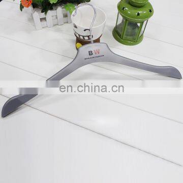 2016 China Supplier Top Class Plastic Hanger for Suit & Jacket