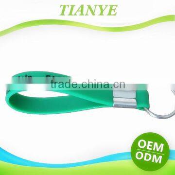 China Factory Supply High Class Custom Design Cheap Rubber Keychain for Giveaway photo-4