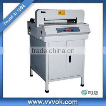 Automatic waste paper cutting machine