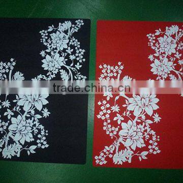 different sizes non stick and heat resisitant silicone dinner table mat