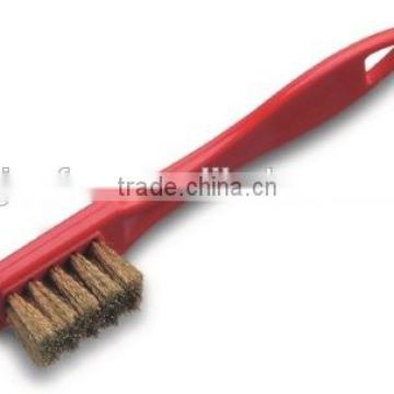 4 Row brass wire brush with plastic handle