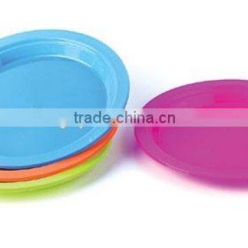 plastic dishes and plates for picnic