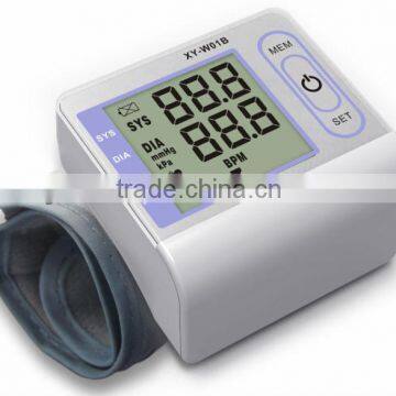 Family and Personal Care Heart Rate Digital Blood Pressure Monitor wrist type