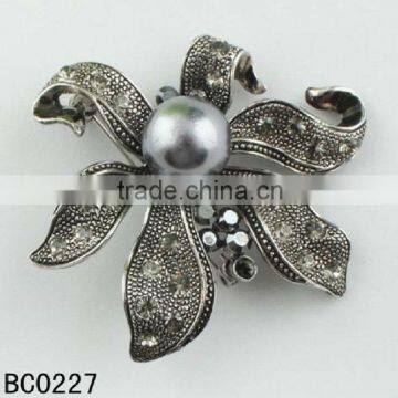 2013 Fashion Bangjin Crystal Flower Brooch