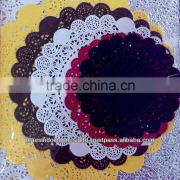 Colored round paper doilies