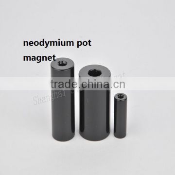 Ferrite pot magnets