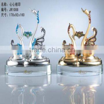 crystal glass swan model with crystal base-animal model