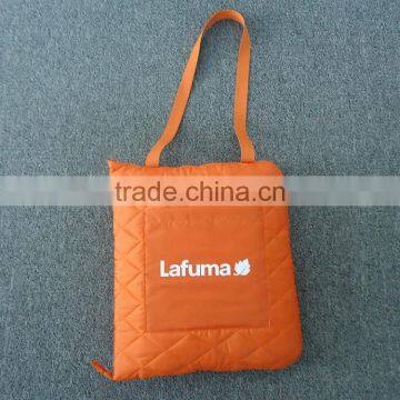 Polyester Quilt Attached with Easy Carry Waterproof and Sandproof Handy Tote Picnic Blanket Foldable Outdoor Beach Camping Mat