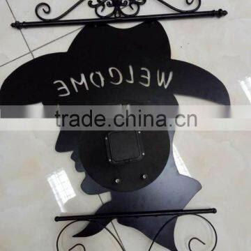 Hot Sale Black Color Figure Head Decorative Metal Wall Mounted Clock photo-4