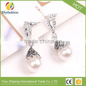 Fashion Diamond Pearl Drop Shape Earring for Women photo-3