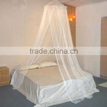 Mosquito net with small pompons