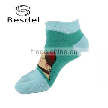 Custom Design Women cartoon knee sport 5 Toe socks China Manufacturer in high quality