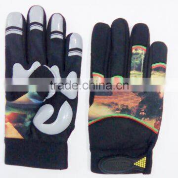Extra-strength black nitrile glove mechanical glove