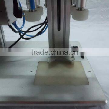 Desk Top Pneumatic Four Rollers Honey Capping Machine photo-2