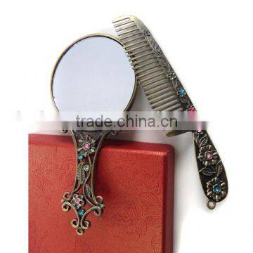 Handle Mirror with comb set