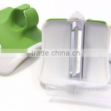Cute Convenient Plastic Finger Handy Vegetable Peeler Fruit Zester photo-5