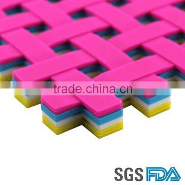 2016 Hot Selling Silicone Table Mat/Placemat/Kitchen Retiform Table Pad photo-3