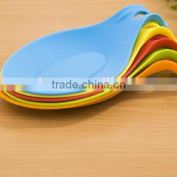 Food grade fashion design silicone spoon mat for kitchen tools