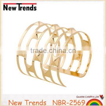 Golden iron metal cuff women's fashion bangle bracelet