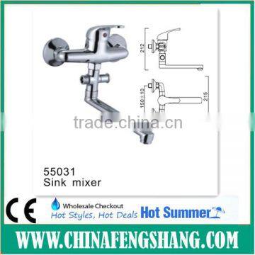 Long outlet pipe faucet of bath and shower mixer tap