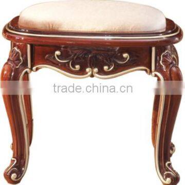 Latest Design for European Style King Size Solid Wood Bedroom Furniture Set photo-6