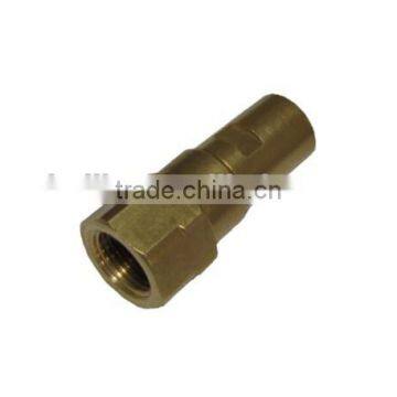 Pressure washer accessories swivel coupling for gun