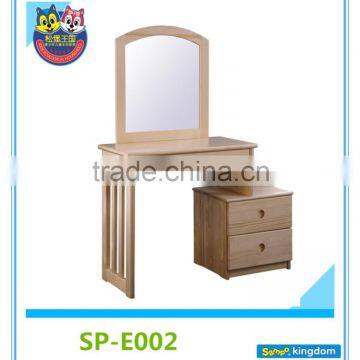 Girls Makeup Dresser With Mirror and With Turned Fouction