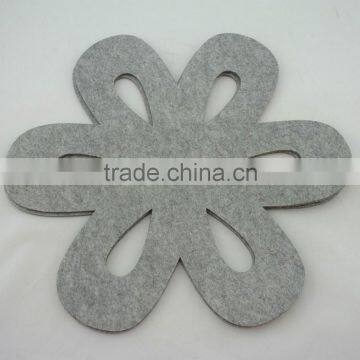 Flower shape logo printed green color nonwoven felt pan seperator