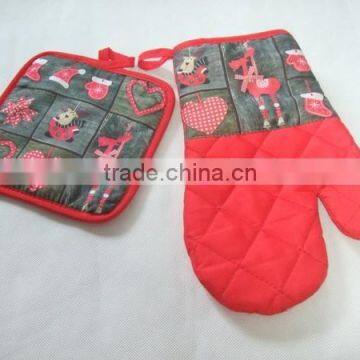 Digital photo printed kitchen quilted oven glove in Xmas Christmas design