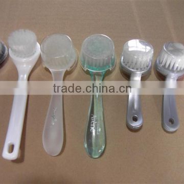 Cheap Facial Cleaning Brush with Plastic Handle