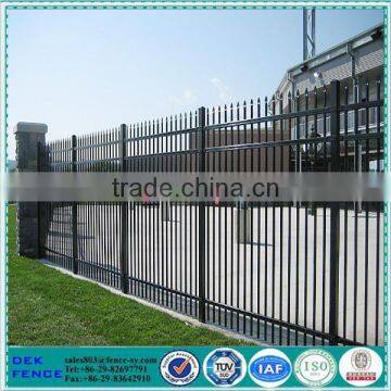 Exterior Modern House Iron Pipe Fence Design