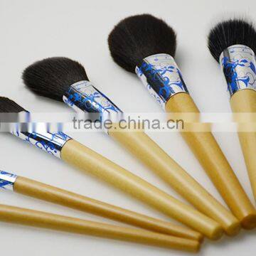 OEM Nylon Brush Material and Plastic Handle Material Oval Makeup Brush photo-3