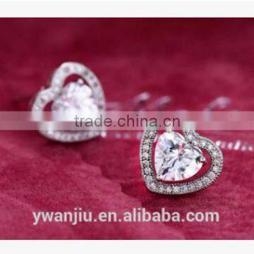 Wholesale Stock Small Order Fashion Women Heart-shaped Zircon Earrings photo-2
