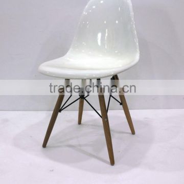 replica classic famous designer furniture fiberglass material with wooden legs DSW side chair