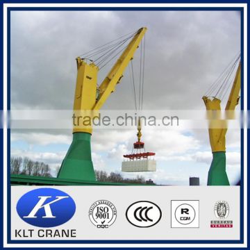 Electric and hydraulic deck crane