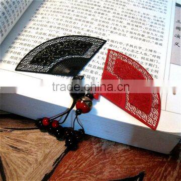 folding magnetic bookmark