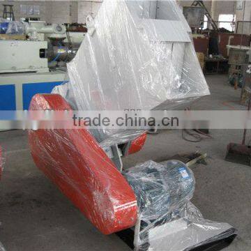 Waste plastic crusher/crushing machine