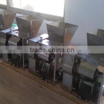 Stainless Steel Small Dumpling Making Machine/ Samosa Making Machine photo-3