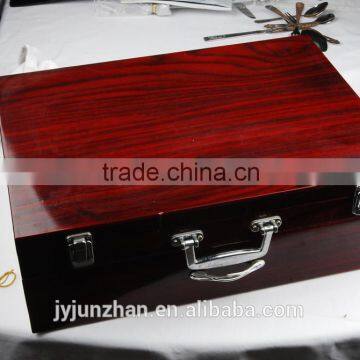 84pcs cutlery sets with nice red wooden box packing, perfect high mirror quality ,plain handle
