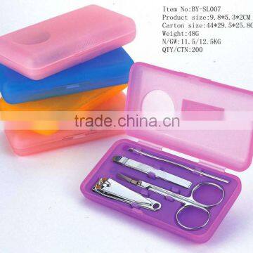 4PCS manicure set with the Plastic Case