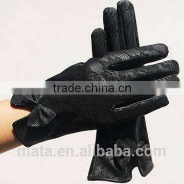 Elegant Lace Design PU Leather Finger Touch Screen Gloves For Ladies