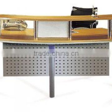 Fan-shaped reception desk