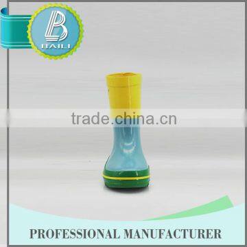China Manufacturer Customised Designs Environmental Cheap Rubber Boots Wholesale photo-2