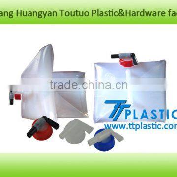 Folding Plastic Jerry Can Collapsible Water Container Water Storage Tank photo-2