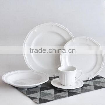Promotional 2017 Wholesale Porcelain Embossed Dinner Set With Gold Rim photo-2
